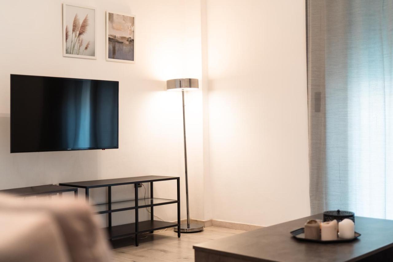 Urban Serenity Gem In Kallithea Neighbourhood! 아테네 외부 사진